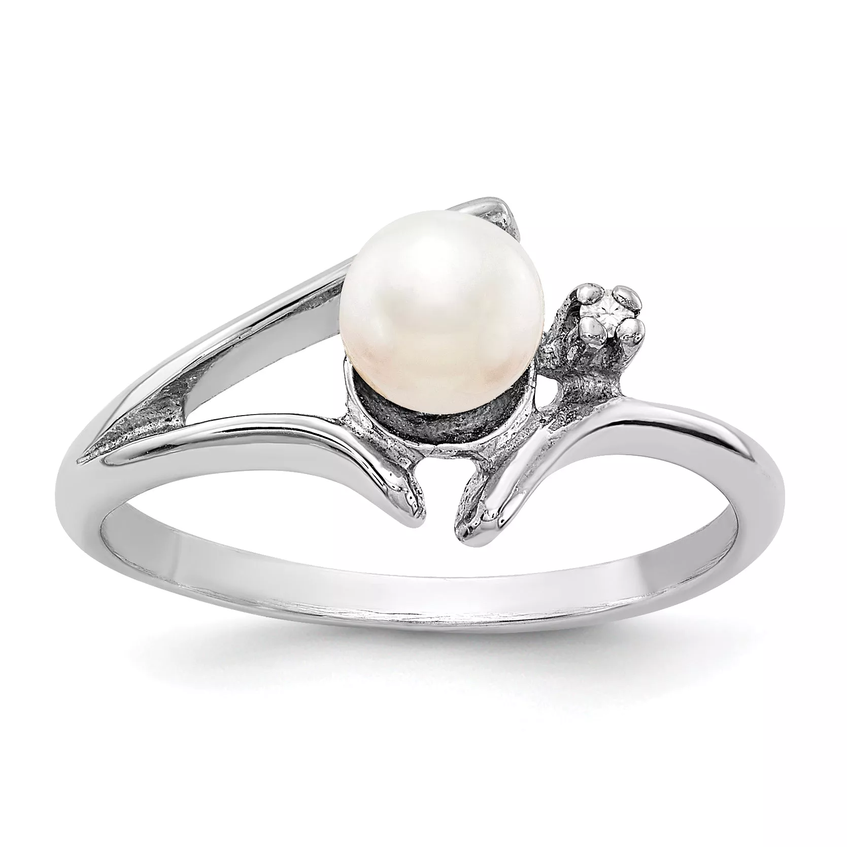 14k White Gold 5mm FW Cultured Pearl AA Diamond ring
